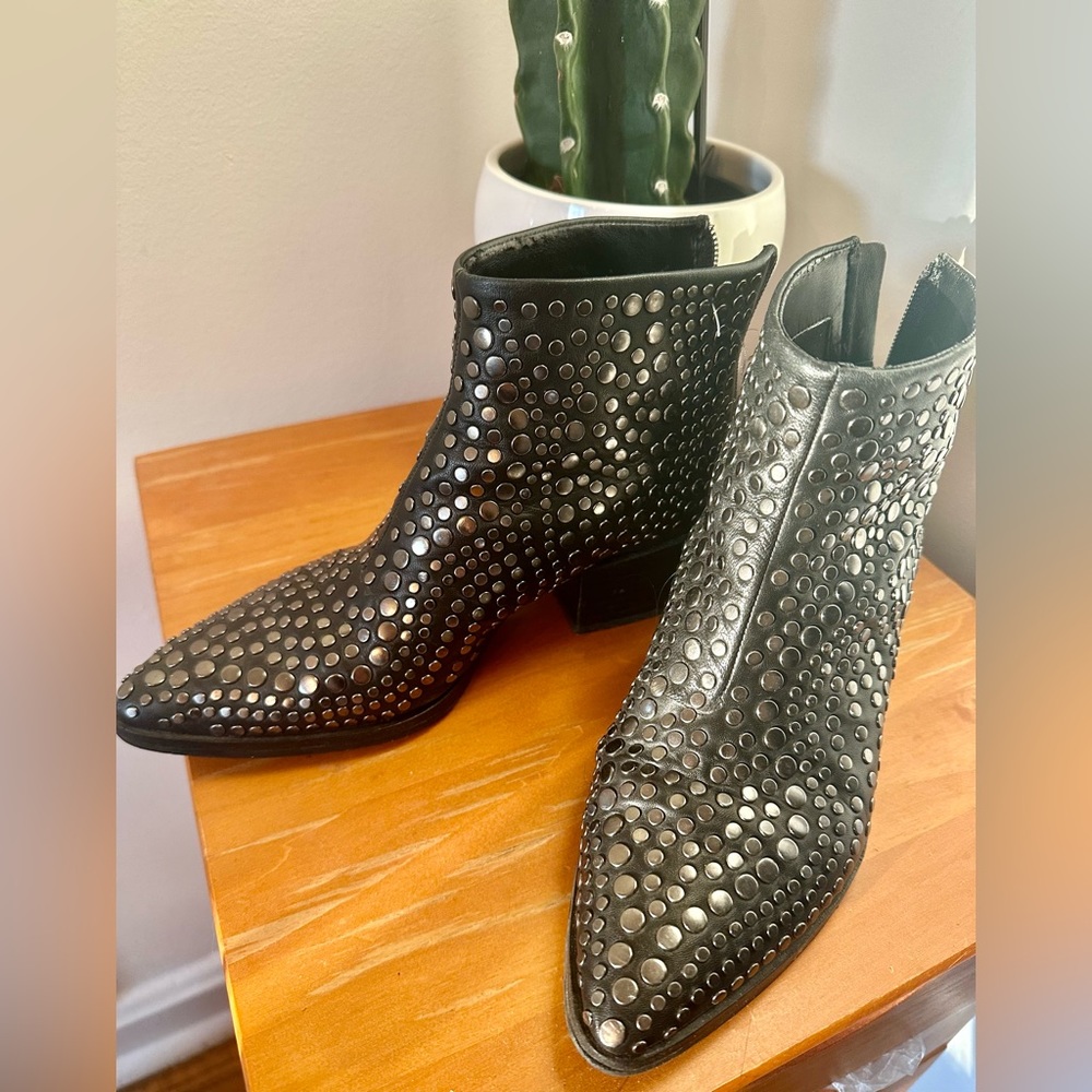 Vince Camuto Black Booties | 6.5